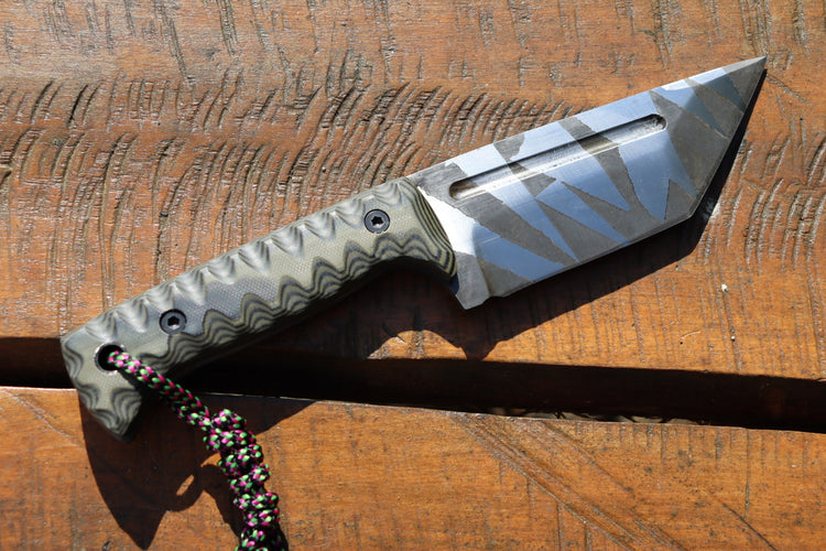 Minerva – Handgefertigtes Bushcraftmesser aus der Schweiz
