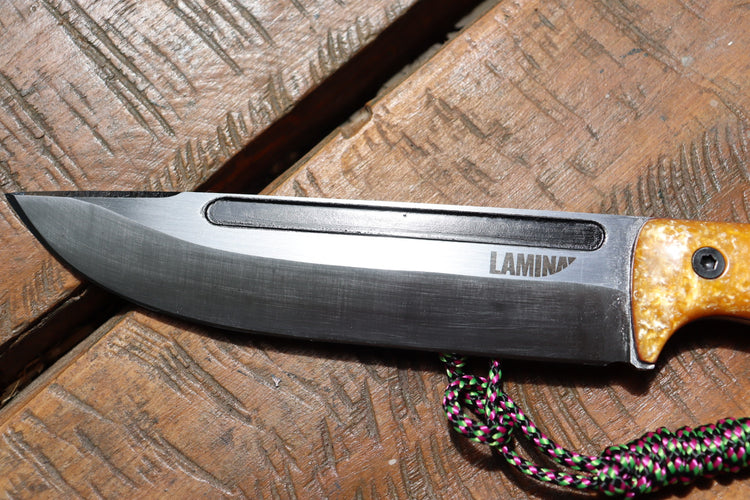 Hadrian Messer Detailansicht – robuste Klingengeometrie für Bushcraft