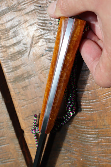 Hadrian Liner-Griff – roter Liner, Acryl, LAMINA Knives